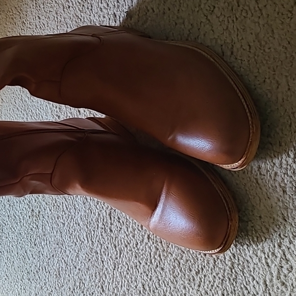 Venus Knee High, Fur Fold, 8.5 Cognac Boot - Picture 4 of 5